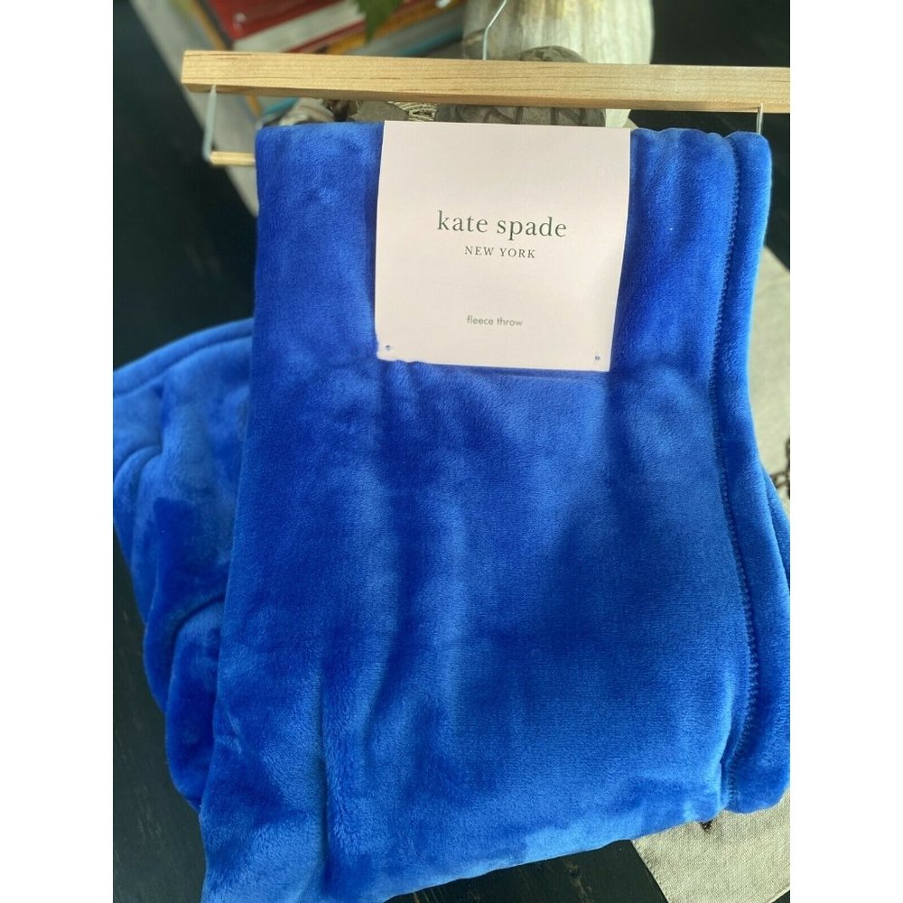 Kate Spade Soft Plush Fleece Throw Blanket NWT - Picture 2 of 5